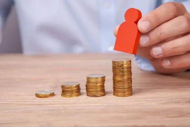 农村信用社1万一年利息多少(提示大家:8月起,农村信用社存款一万元,一年利息有多少钱)(图2) 农村信用社1万一年利息多少(提示大家:8月起,农村信用社存款一万元,一年利息有多少钱)(图2)