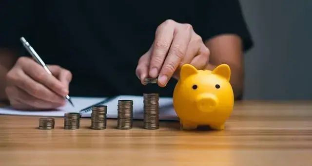 农村信用社1万一年利息多少(提示大家:8月起,农村信用社存款一万元,一年利息有多少钱)(图3) 农村信用社1万一年利息多少(提示大家:8月起,农村信用社存款一万元,一年利息有多少钱)(图3)