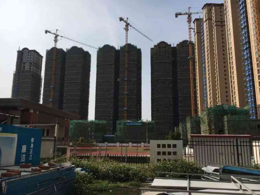 房子产权年限从什么时候开始算(我们购买的房屋产权根本没有70年!原来这些年,大家都被骗了)(图1) 房子产权年限从什么时候开始算(我们购买的房屋产权根本没有70年!原来这些年,大家都被骗了)(图1)