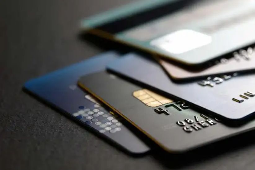 信用卡如何借钱到微信(可以找支付宝、微信借现金了?额度数万还免手续费)(图1) 信用卡如何借钱到微信(可以找支付宝、微信借现金了?额度数万还免手续费)(图1)