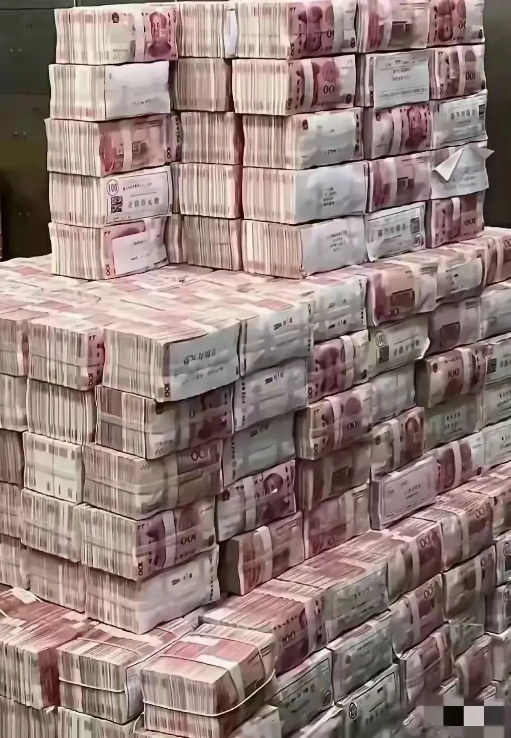10万存3年利息多少(银行存款又涨息?利率3.15%,10万三年到期利息9450元,值得存吗)(图2) 10万存3年利息多少(银行存款又涨息?利率3.15%,10万三年到期利息9450元,值得存吗)(图2)
