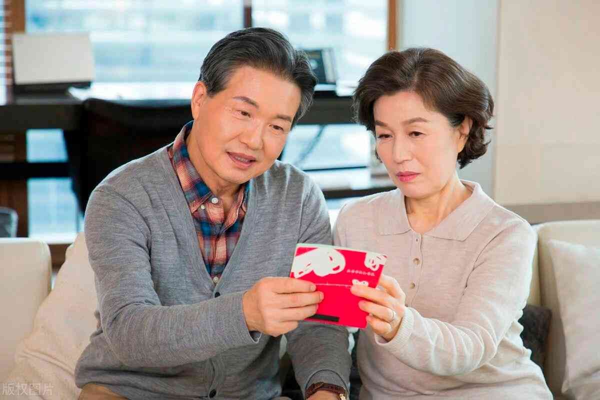 存折和银行卡的区别(两类人依然在用存折,存折跟银行卡之间,到底有什么区别)(图3) 存折和银行卡的区别(两类人依然在用存折,存折跟银行卡之间,到底有什么区别)(图3)