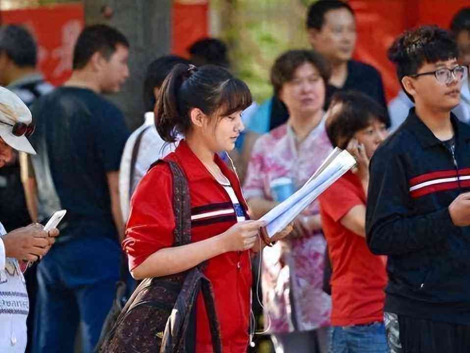 养老院一个月多少钱(养老院价格每月3000,看似完美,隐藏的秘密却让人心寒)(图16) 养老院一个月多少钱(养老院价格每月3000,看似完美,隐藏的秘密却让人心寒)(图16)
