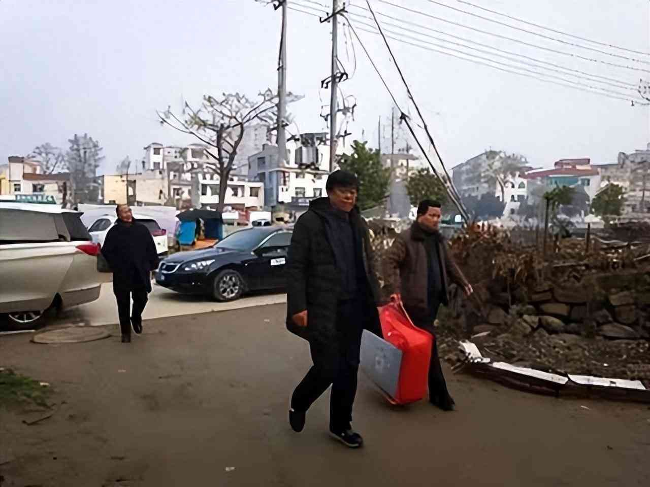 养老院一个月多少钱(养老院价格每月3000,看似完美,隐藏的秘密却让人心寒)(图17) 养老院一个月多少钱(养老院价格每月3000,看似完美,隐藏的秘密却让人心寒)(图17)