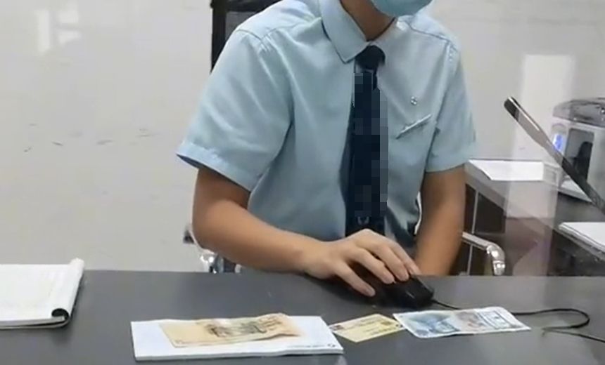 可以拿银行卡去柜台存钱吗(去银行存钱,如何才能防止被银行员工转走?务必注意这3点)(图8) 可以拿银行卡去柜台存钱吗(去银行存钱,如何才能防止被银行员工转走?务必注意这3点)(图8)