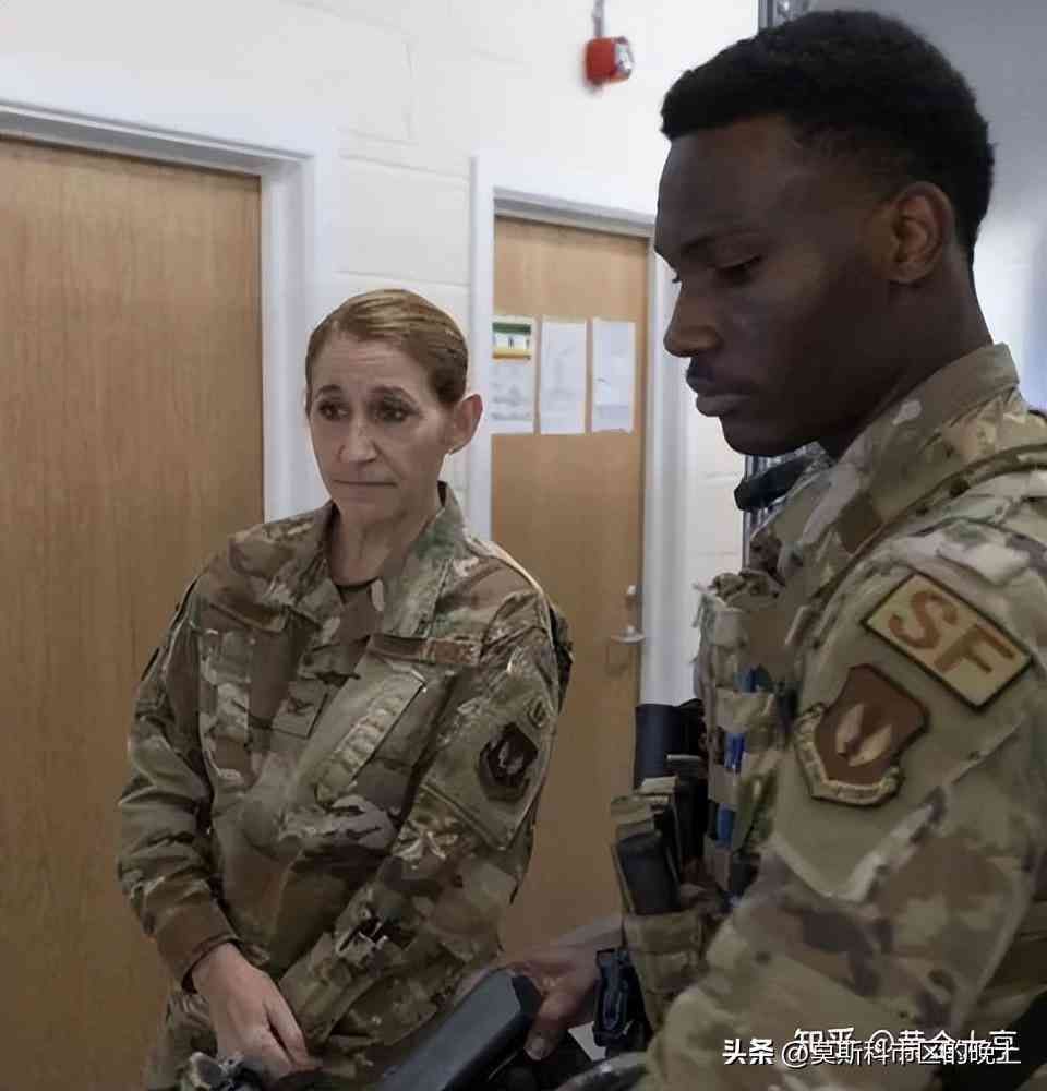 mp什么意思(一些美军士兵制服上写的MP是什么意思?)(图9) mp什么意思(一些美军士兵制服上写的MP是什么意思?)(图9)