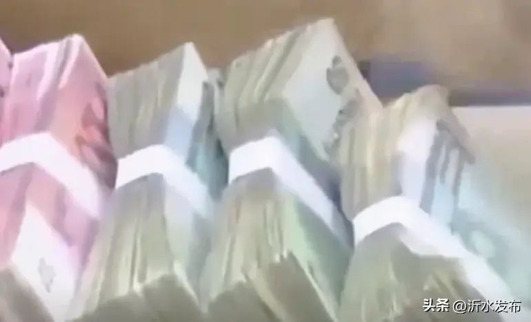 银行取多少钱需要预约(多地银行取款出新规定,现已执行?老人注意了)(图3) 银行取多少钱需要预约(多地银行取款出新规定,现已执行?老人注意了)(图3)