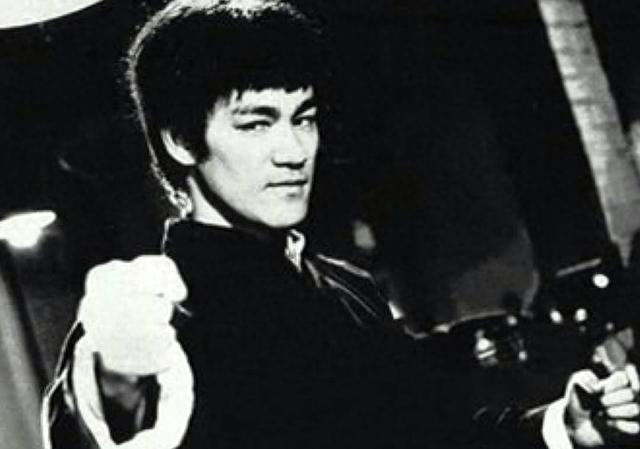 中国武功最厉害的人是谁(他因为做了这件事而被称为中国最厉害的习武之人,李小龙比不过他)(图4) 中国武功最厉害的人是谁(他因为做了这件事而被称为中国最厉害的习武之人,李小龙比不过他)(图4)