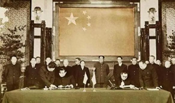 抗美援朝中国死了多少人(中国抗美援朝出兵超135万,解救朝鲜后,朝鲜给了我国哪些回报)(图4) 抗美援朝中国死了多少人(中国抗美援朝出兵超135万,解救朝鲜后,朝鲜给了我国哪些回报)(图4)