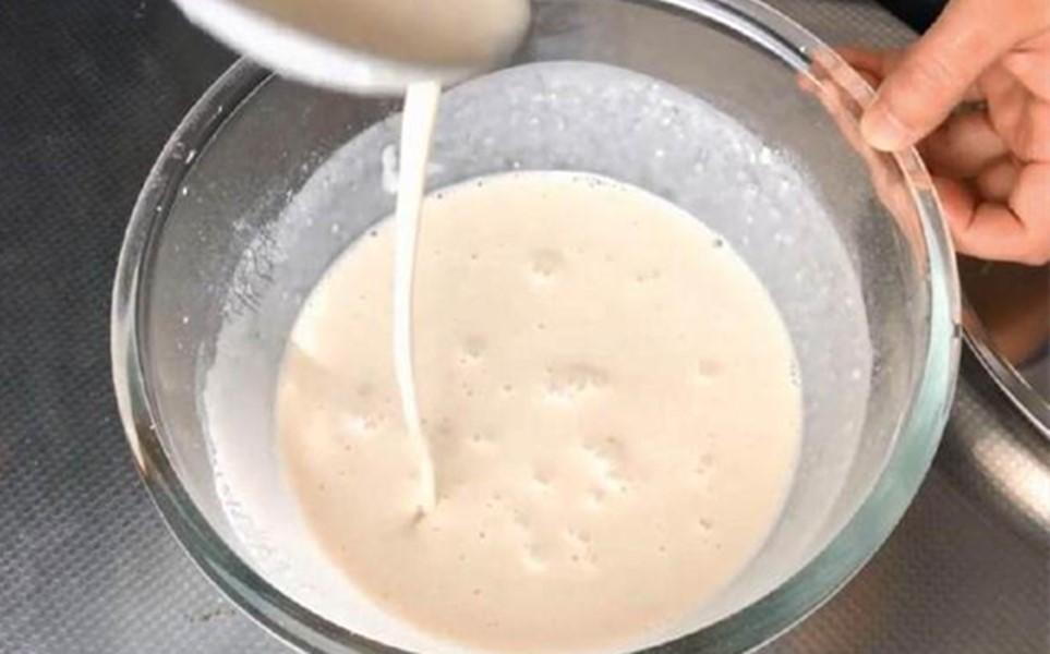 凉皮的制作方法(最近凉皮火了,教你最详细凉皮配方,爽滑劲道还不硬,吃了还想吃)(图1) 凉皮的制作方法(最近凉皮火了,教你最详细凉皮配方,爽滑劲道还不硬,吃了还想吃)(图1)