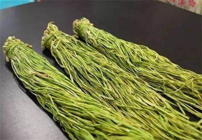 贡菜是什么菜(贡菜是不是莴笋晒干的?贡菜是什么菜?贡菜和莴笋的区别是什么)(图2) 贡菜是什么菜(贡菜是不是莴笋晒干的?贡菜是什么菜?贡菜和莴笋的区别是什么)(图2)