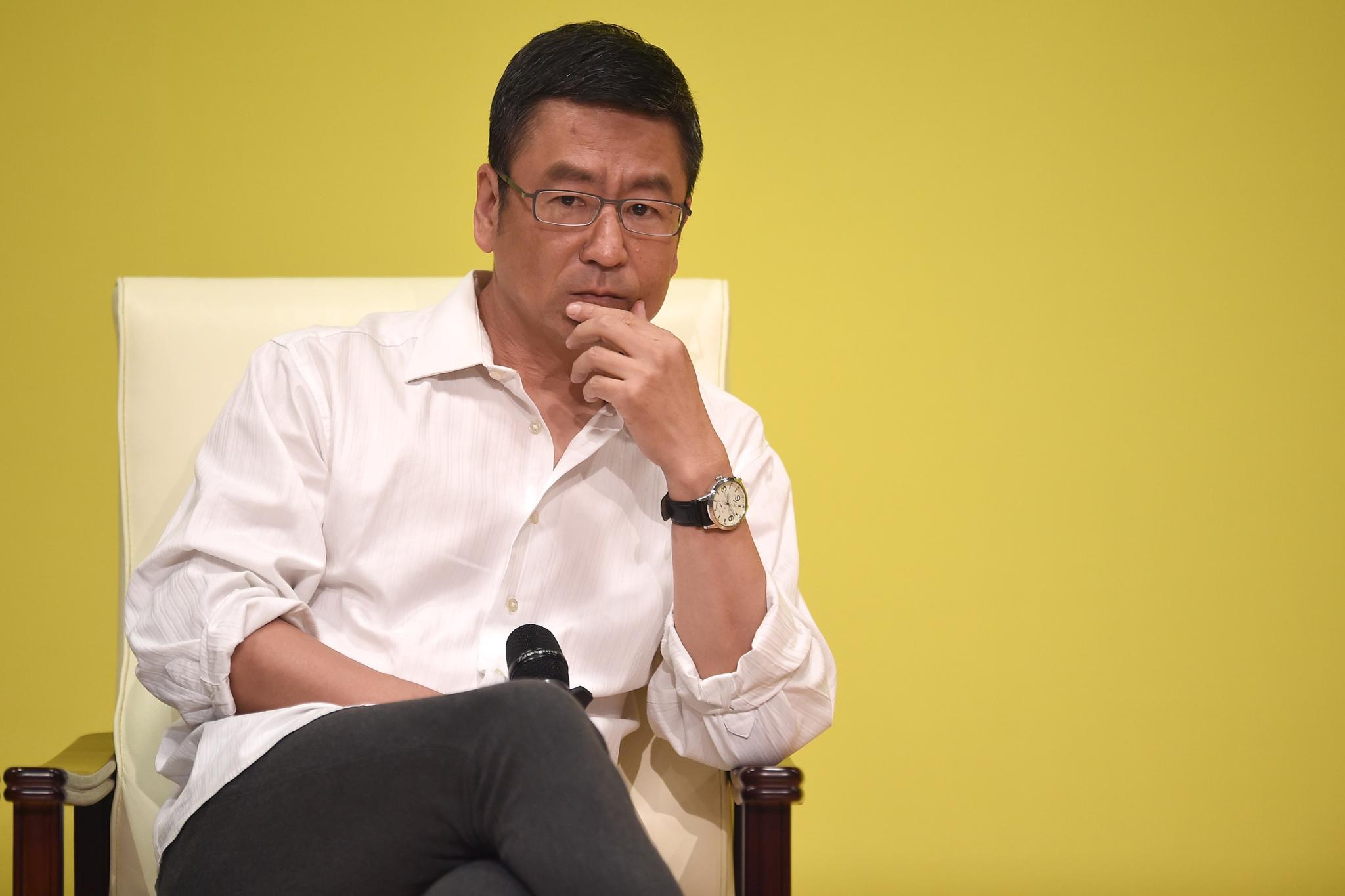 白岩松的个人资料简介(主持人白岩松:我这辈子最正确的决定,就是娶了一个平凡的妻子)(图3) 白岩松的个人资料简介(主持人白岩松:我这辈子最正确的决定,就是娶了一个平凡的妻子)(图3)