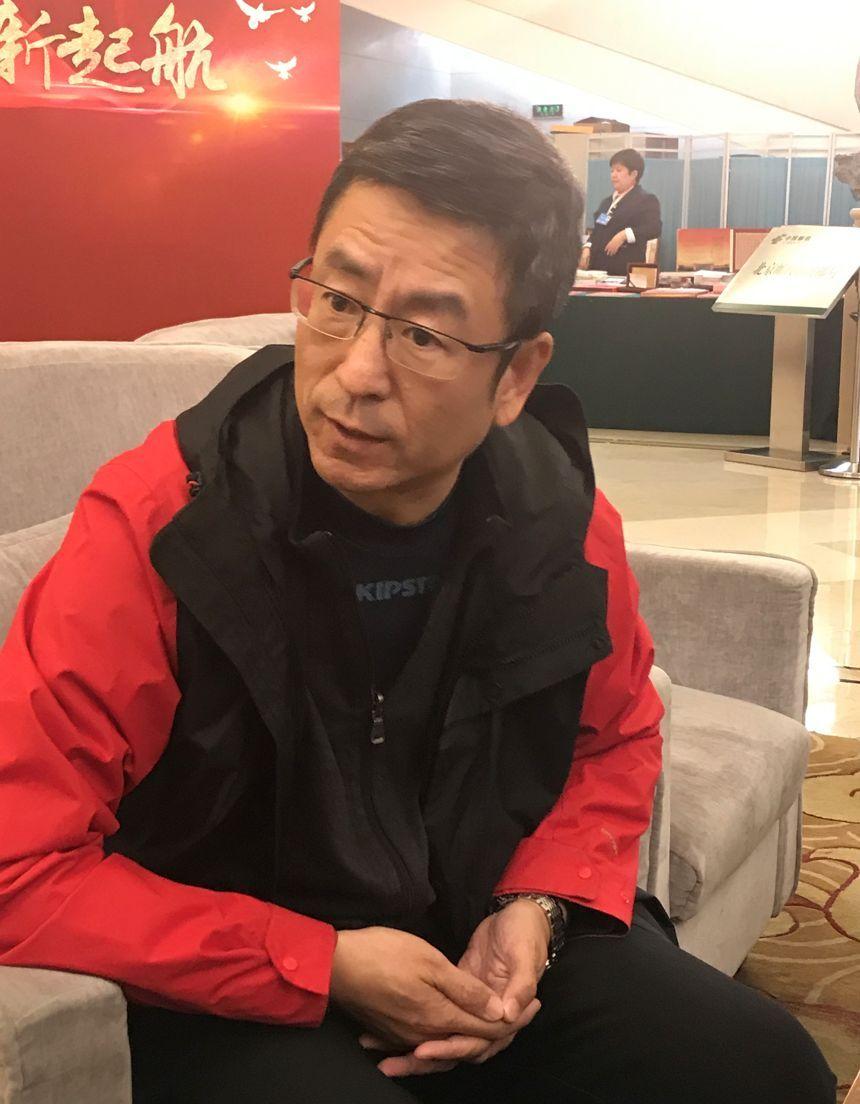 白岩松的个人资料简介(主持人白岩松:我这辈子最正确的决定,就是娶了一个平凡的妻子)(图25) 白岩松的个人资料简介(主持人白岩松:我这辈子最正确的决定,就是娶了一个平凡的妻子)(图25)