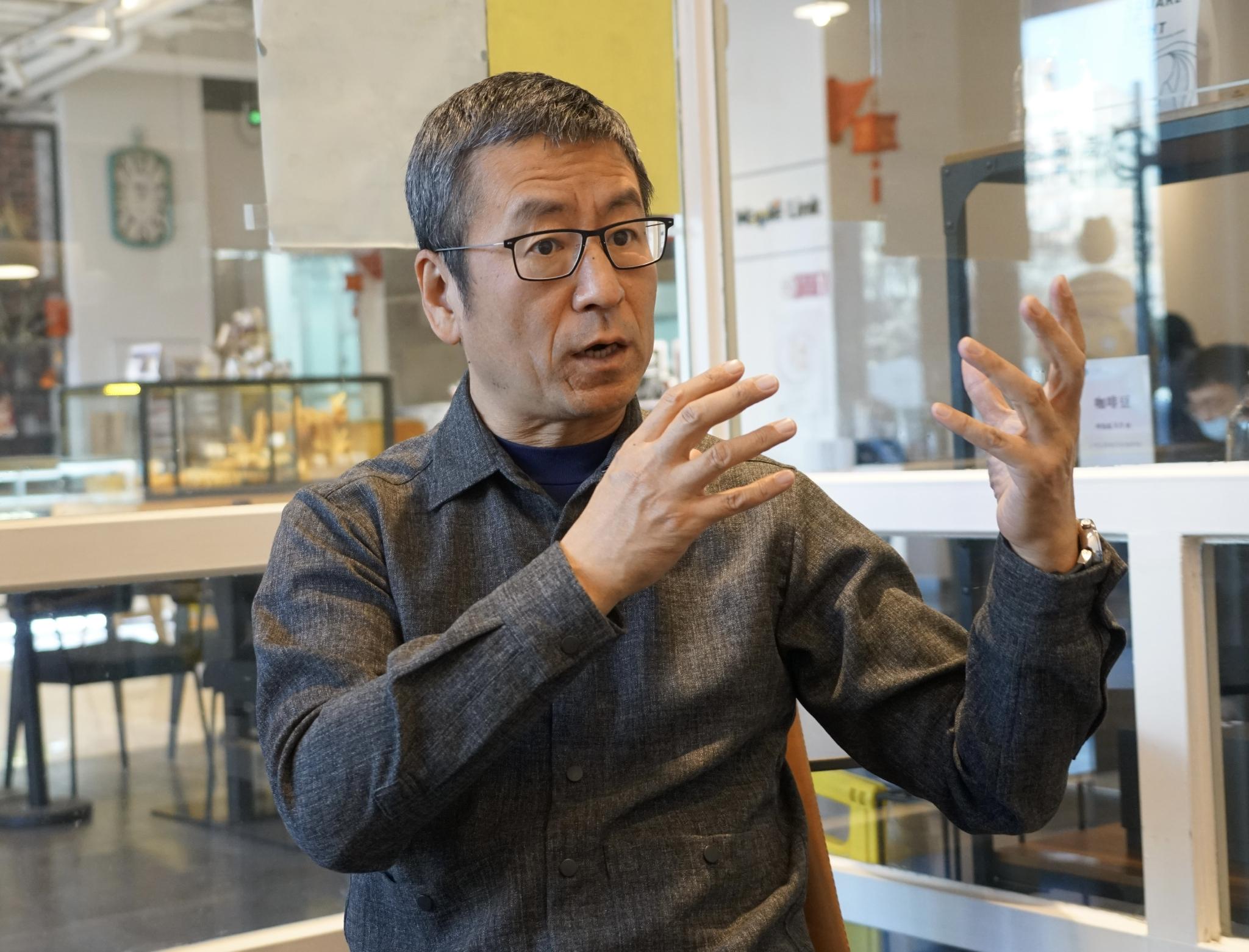 白岩松的个人资料简介(主持人白岩松:我这辈子最正确的决定,就是娶了一个平凡的妻子)(图30) 白岩松的个人资料简介(主持人白岩松:我这辈子最正确的决定,就是娶了一个平凡的妻子)(图30)