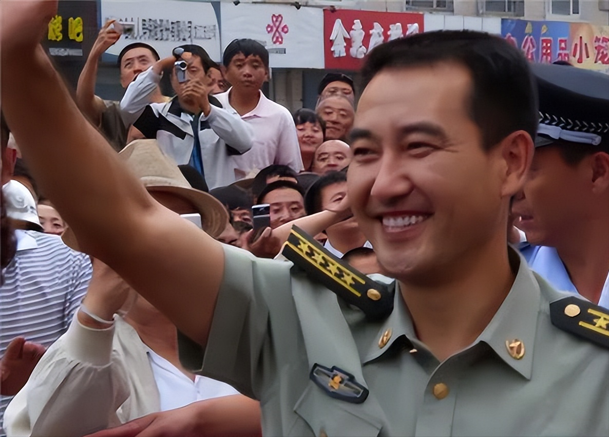 翟志刚简介个人资料(翟志刚:从穷小子到航天英雄,遗憾未见母亲最后一面)(图6) 翟志刚简介个人资料(翟志刚:从穷小子到航天英雄,遗憾未见母亲最后一面)(图6)