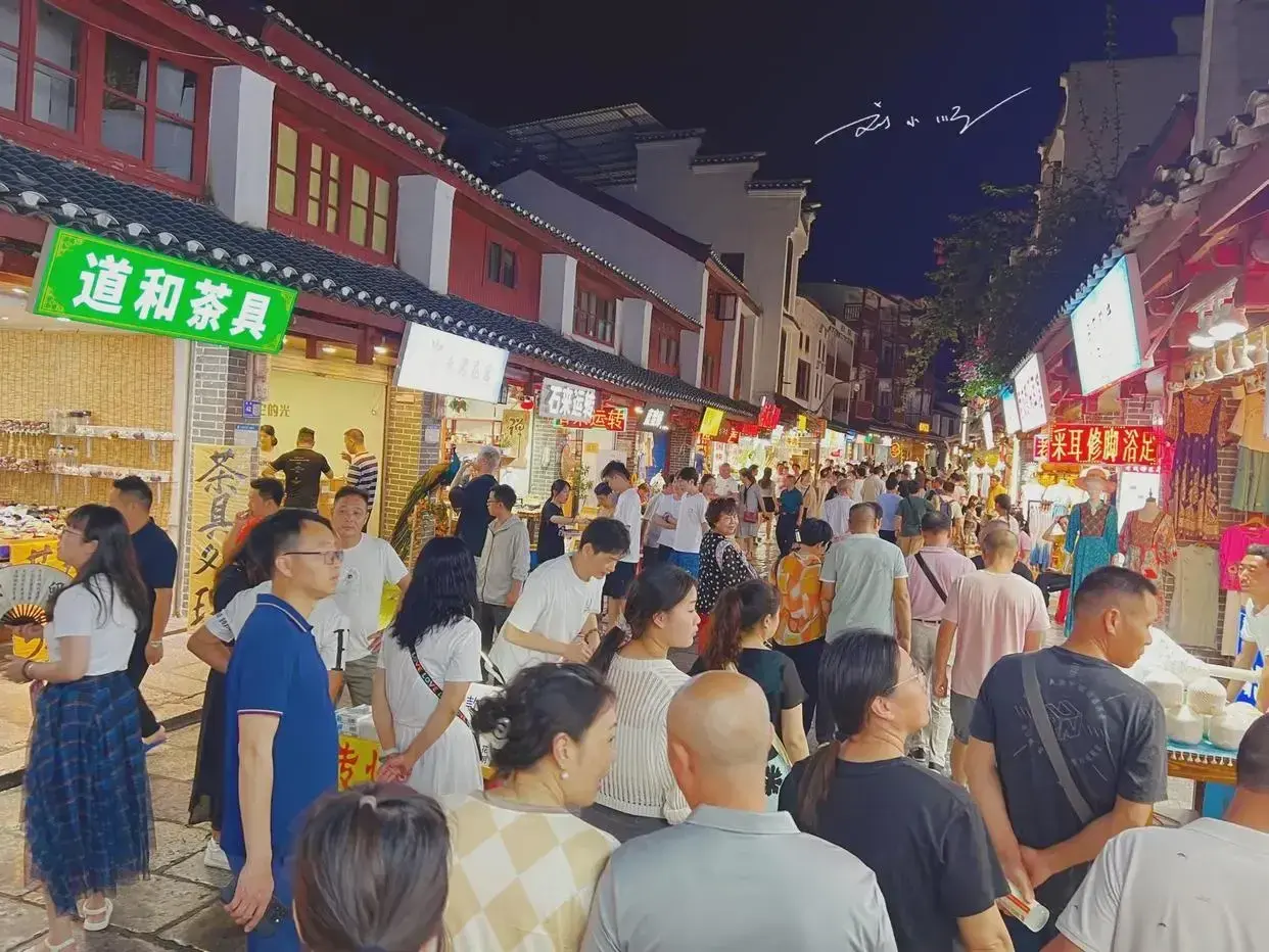 广西旅游攻略必去景点(1. 广西十大旅游景点必备榜:你打卡过几个?快来晒晒你的足迹!)(图3) 广西旅游攻略必去景点(1. 广西十大旅游景点必备榜:你打卡过几个?快来晒晒你的足迹!)(图3)