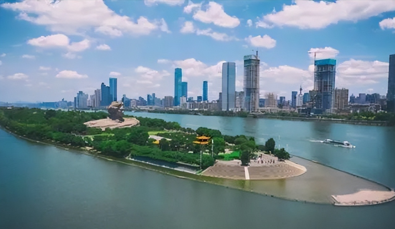 国内旅游景点推荐(中国值得游玩的15大景区,10个免费5个性价比超高,沿途风景很美)(图5) 国内旅游景点推荐(中国值得游玩的15大景区,10个免费5个性价比超高,沿途风景很美)(图5)