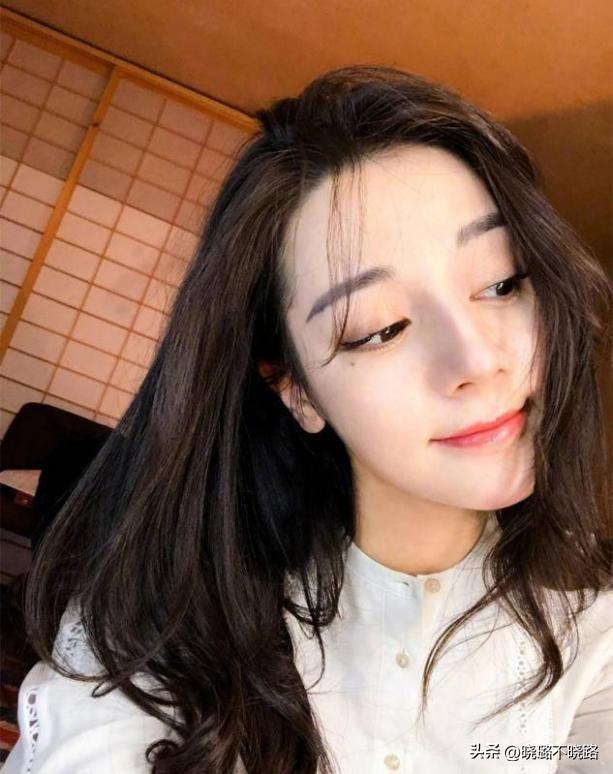 扎头发好看的发型(高马尾早就失宠了!今年最流行这3种“扎发”,洋气减龄易上手)(图1) 扎头发好看的发型(高马尾早就失宠了!今年最流行这3种“扎发”,洋气减龄易上手)(图1)