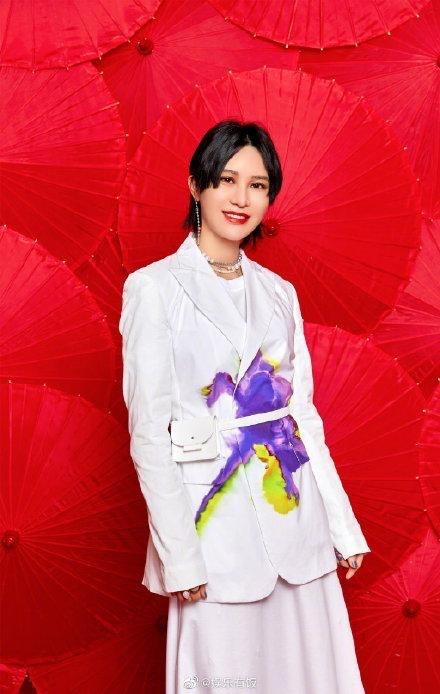 九漏鱼是哪个明星(九漏鱼明星为何不被喜欢?智性恋取向或许可以回答)(图5) 九漏鱼是哪个明星(九漏鱼明星为何不被喜欢?智性恋取向或许可以回答)(图5)