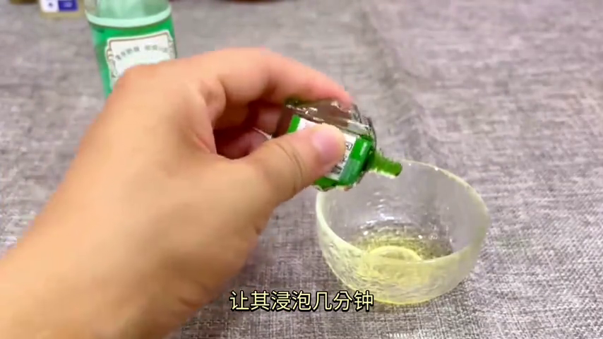 502胶水粘在手上怎么去除掉(502胶水沾到手上怎么办)(图2) 502胶水粘在手上怎么去除掉(502胶水沾到手上怎么办)(图2)