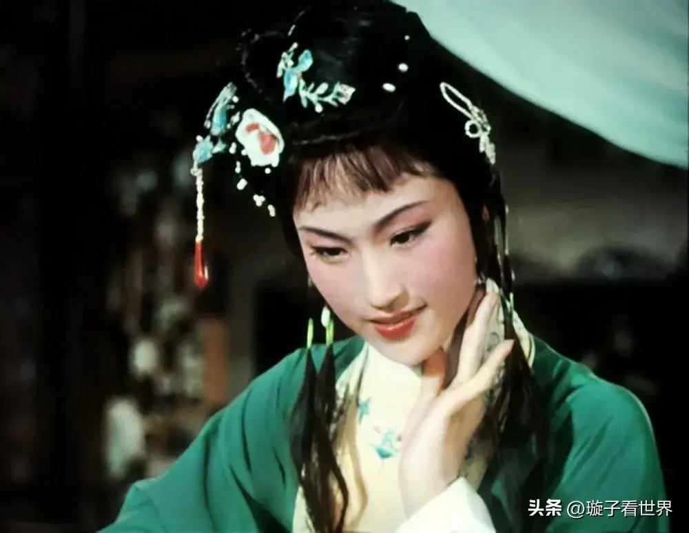 林黛玉扮演者(15位林黛玉扮演者,谁最美,谁最贴近人物)(图3) 林黛玉扮演者(15位林黛玉扮演者,谁最美,谁最贴近人物)(图3)