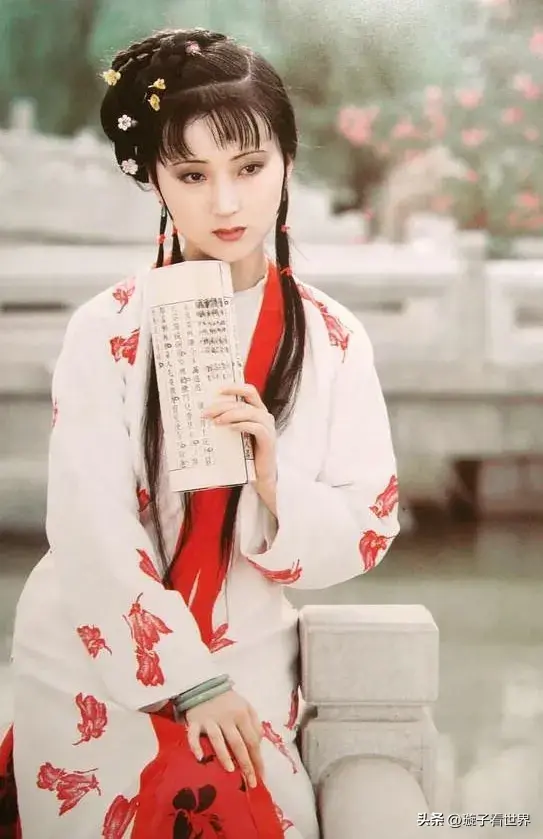 林黛玉扮演者(15位林黛玉扮演者,谁最美,谁最贴近人物)(图7) 林黛玉扮演者(15位林黛玉扮演者,谁最美,谁最贴近人物)(图7)