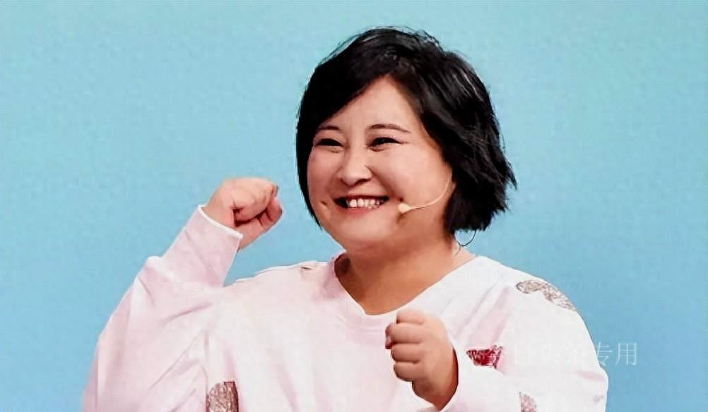 贾玲结婚了吗(贾玲隐婚生子?退出《王牌对王牌》的她,到底藏了多少秘密)(图1) 贾玲结婚了吗(贾玲隐婚生子?退出《王牌对王牌》的她,到底藏了多少秘密)(图1)