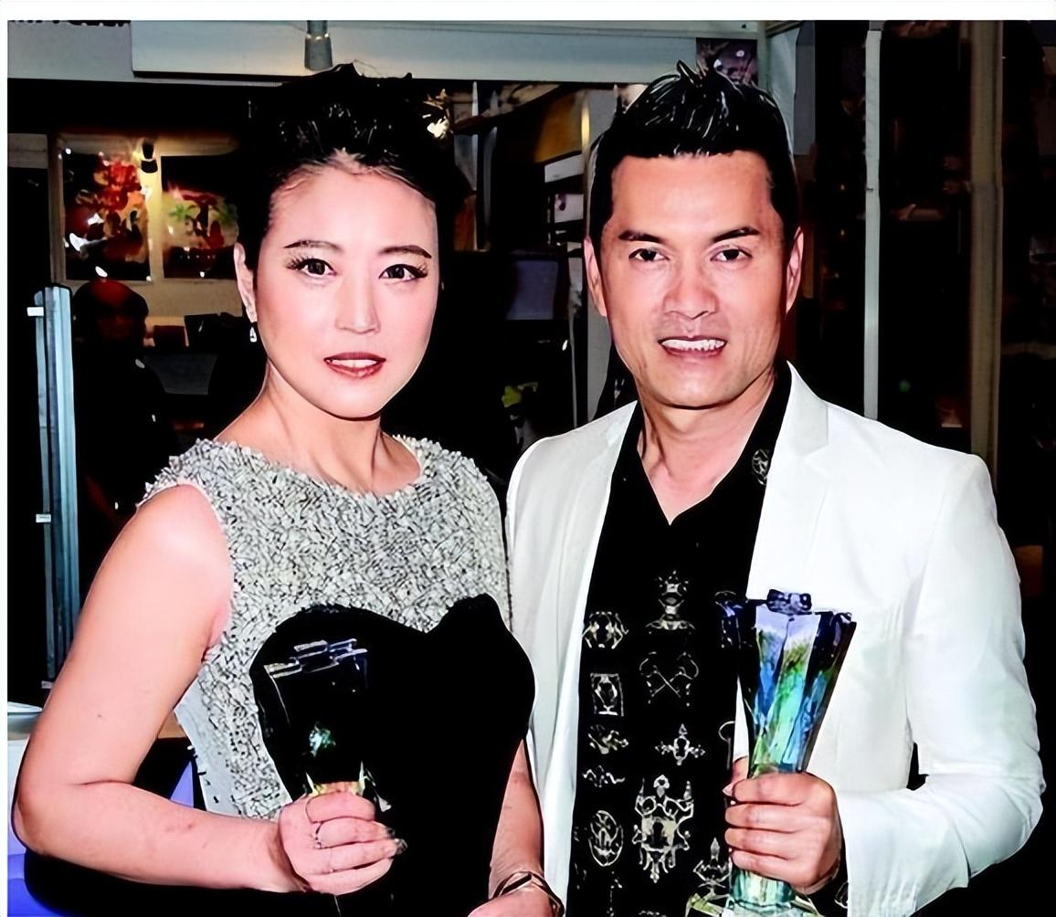 吕良伟个人资料简介(吕良伟:和周海媚邝美云都有情,3婚又娶贵州女富婆,56岁才当爸)(图11) 吕良伟个人资料简介(吕良伟:和周海媚邝美云都有情,3婚又娶贵州女富婆,56岁才当爸)(图11)
