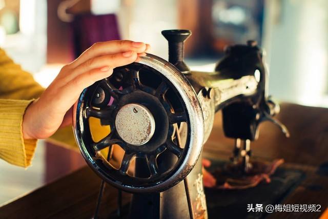 哪里回收老式旧缝纫机(农村再出新骗局,20000高价回收老式缝纫机)(图2) 哪里回收老式旧缝纫机(农村再出新骗局,20000高价回收老式缝纫机)(图2)