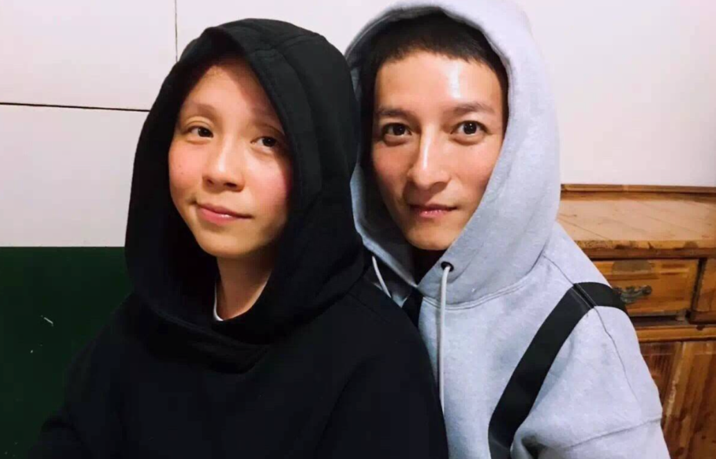 李维嘉怎么突然消失了(47岁李维嘉单身原因,吴昕说漏嘴了!消失两年暴瘦,遭骗财骗色)(图8) 李维嘉怎么突然消失了(47岁李维嘉单身原因,吴昕说漏嘴了!消失两年暴瘦,遭骗财骗色)(图8)