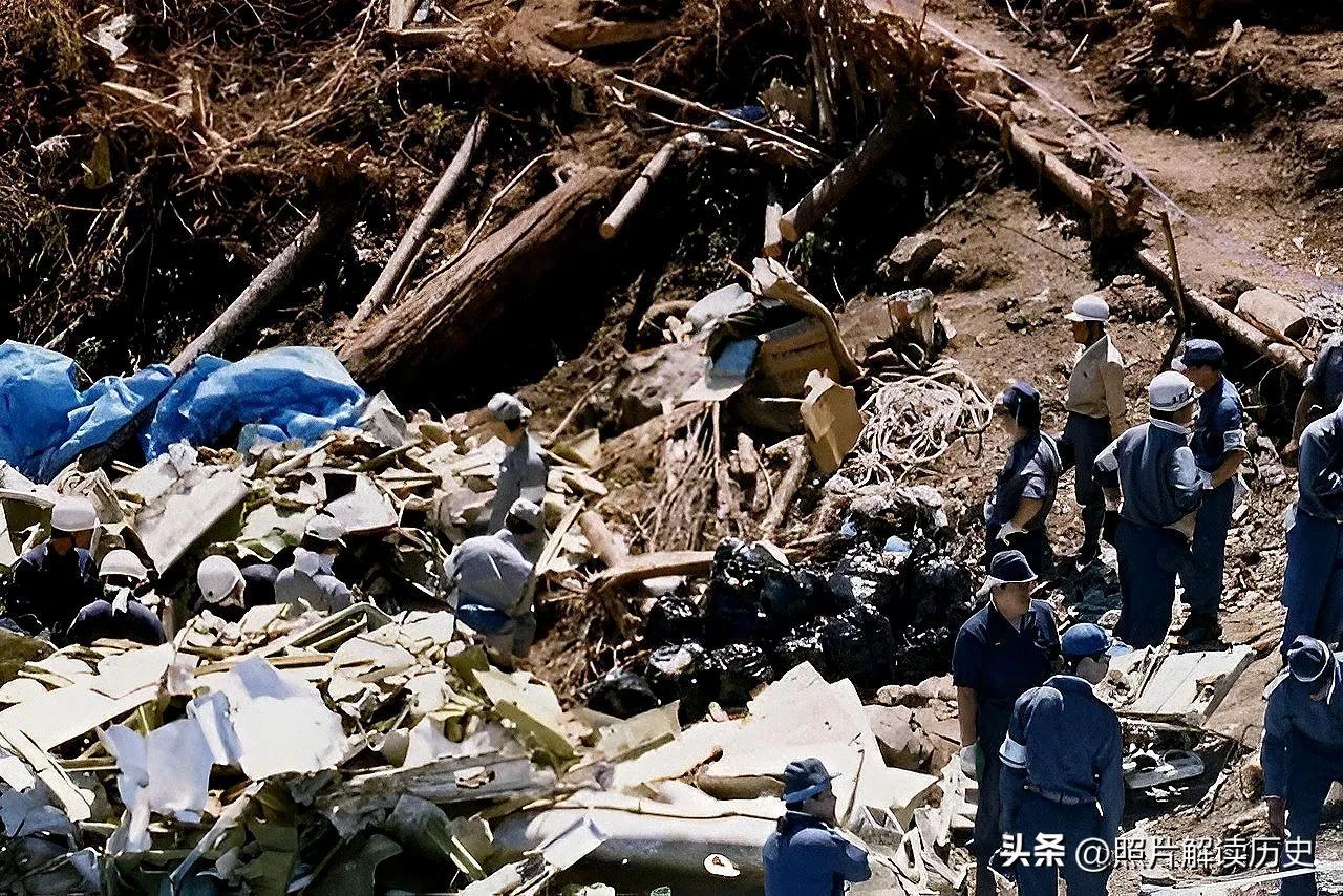 日航123空难的直接原因(1985年,日本大阪发生重大空难事故,罪魁祸首居然是一排铆钉)(图6) 日航123空难的直接原因(1985年,日本大阪发生重大空难事故,罪魁祸首居然是一排铆钉)(图6)