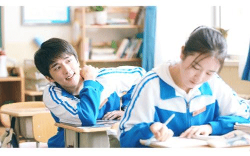 余周周和林杨考哪个大学(《你好,旧时光》:世界欠我一个林杨,看完这剧我酸了)(图3) 余周周和林杨考哪个大学(《你好,旧时光》:世界欠我一个林杨,看完这剧我酸了)(图3)