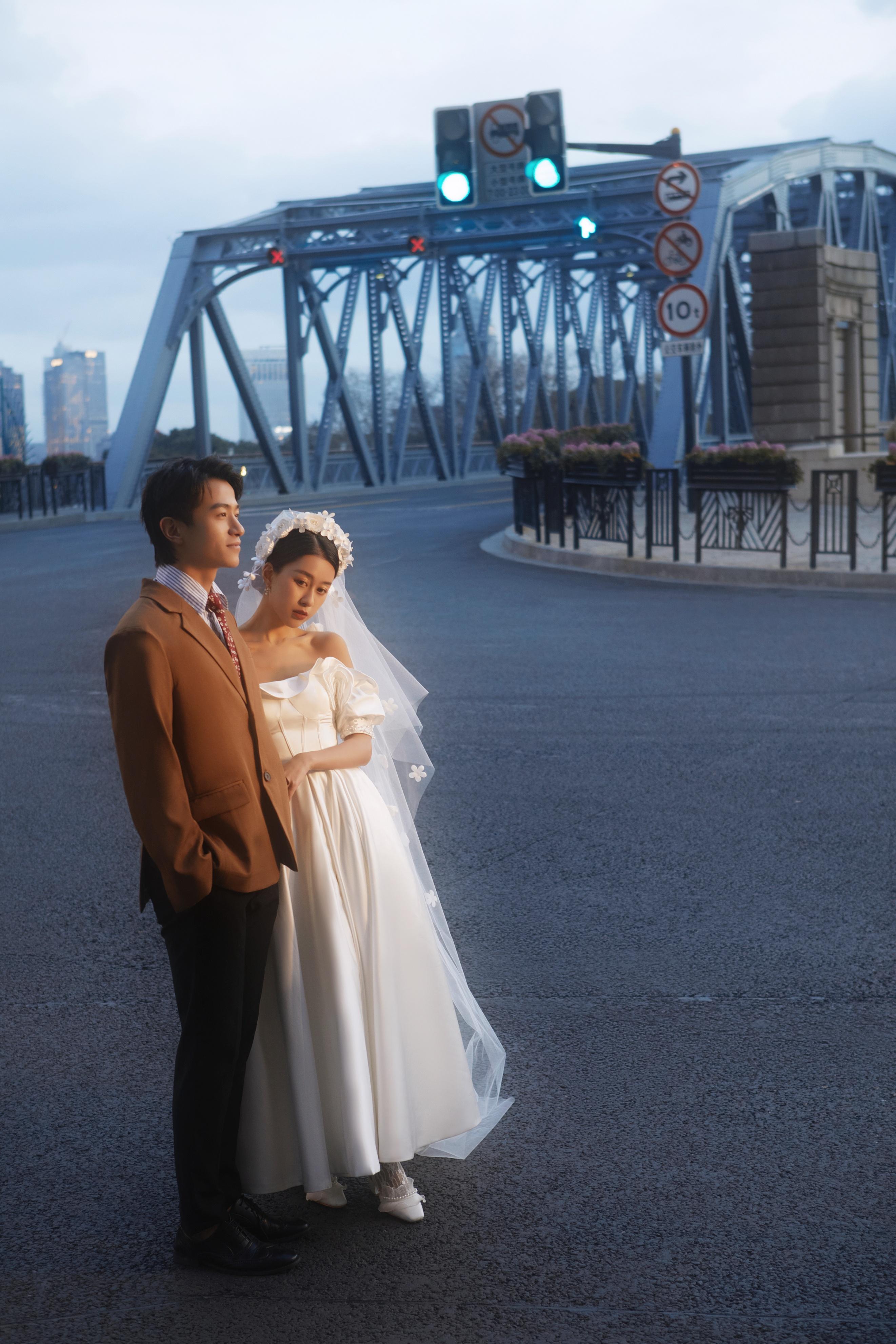上海哪里拍婚纱比较好(深扒上海婚纱摄影工作室!到底上海婚纱照哪家性价比高)(图3) 上海哪里拍婚纱比较好(深扒上海婚纱摄影工作室!到底上海婚纱照哪家性价比高)(图3)