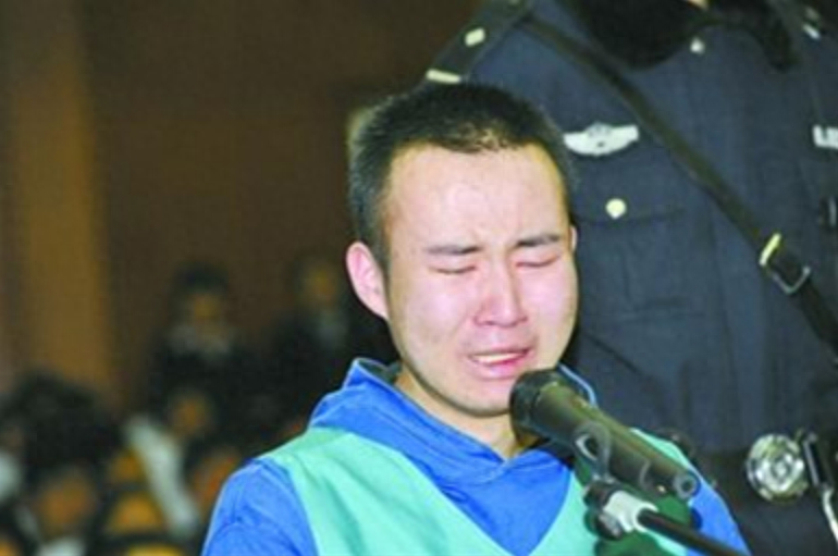 药家鑫是谁(大案要案解析:2010年,药家鑫故意杀人案)(图1) 药家鑫是谁(大案要案解析:2010年,药家鑫故意杀人案)(图1)