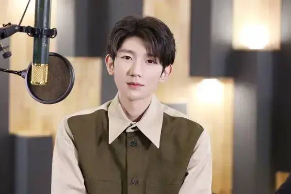 TFBOYS解散了吗(网传TFBOYS十周年演唱会后解散,回顾十年有许多遗憾与矛盾)(图26) TFBOYS解散了吗(网传TFBOYS十周年演唱会后解散,回顾十年有许多遗憾与矛盾)(图26)
