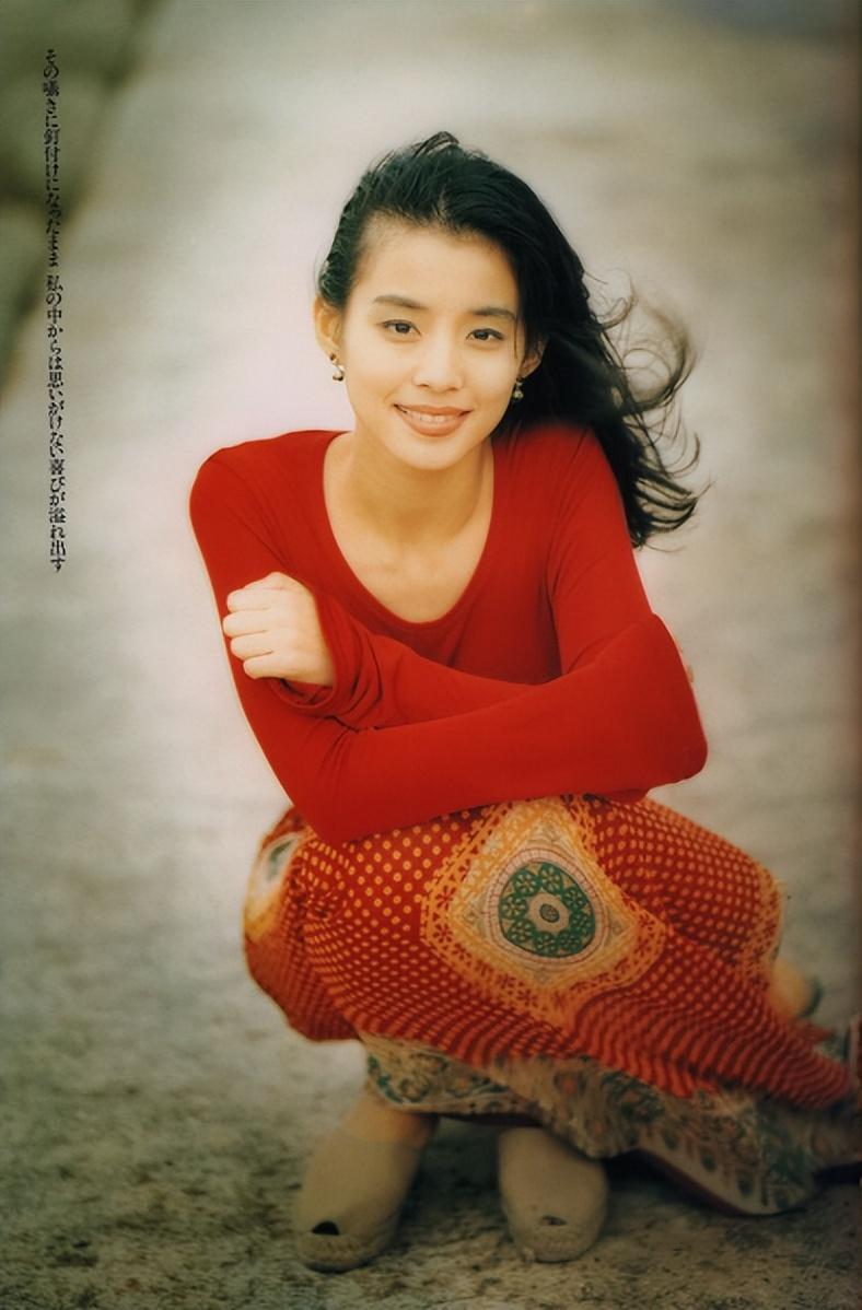 日本最美女星颜值排行(2023年日本10大最美女星出炉:石原里美仅第7,新垣结衣掉到第2名)(图6) 日本最美女星颜值排行(2023年日本10大最美女星出炉:石原里美仅第7,新垣结衣掉到第2名)(图6)