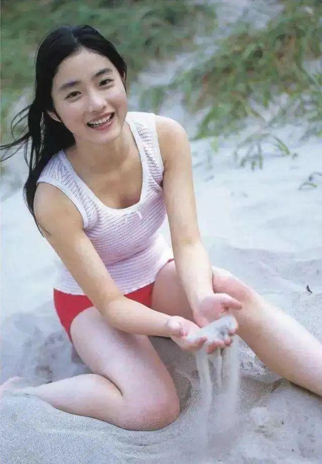 日本最美女星颜值排行(2023年日本10大最美女星出炉:石原里美仅第7,新垣结衣掉到第2名)(图33) 日本最美女星颜值排行(2023年日本10大最美女星出炉:石原里美仅第7,新垣结衣掉到第2名)(图33)