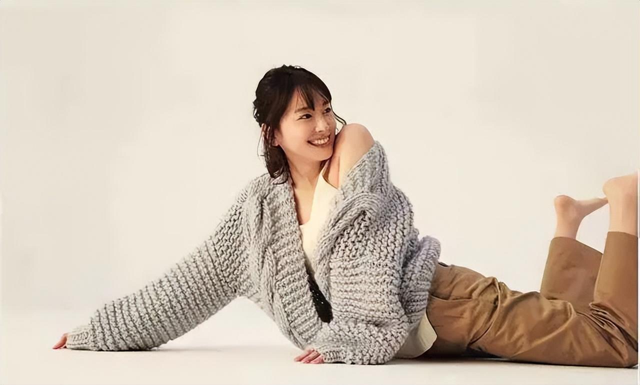 日本最美女星颜值排行(2023年日本10大最美女星出炉:石原里美仅第7,新垣结衣掉到第2名)(图85) 日本最美女星颜值排行(2023年日本10大最美女星出炉:石原里美仅第7,新垣结衣掉到第2名)(图85)