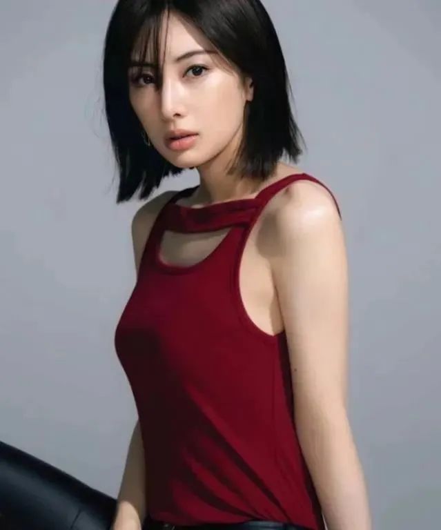 日本最美女星颜值排行(2023年日本10大最美女星出炉:石原里美仅第7,新垣结衣掉到第2名)(图90) 日本最美女星颜值排行(2023年日本10大最美女星出炉:石原里美仅第7,新垣结衣掉到第2名)(图90)