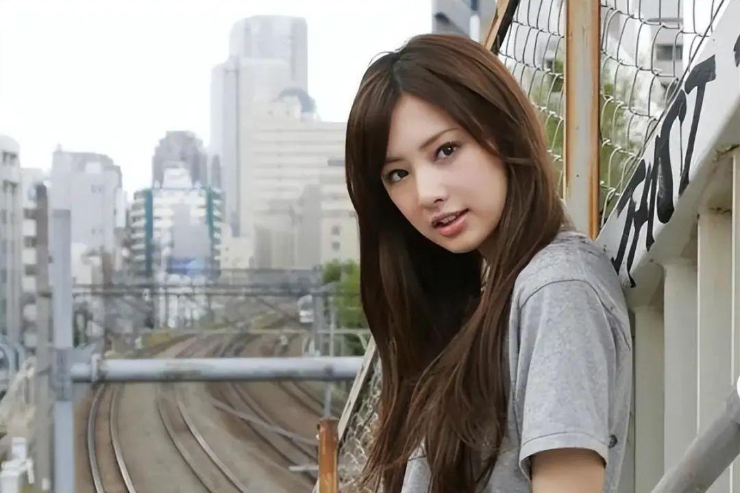 日本最美女星颜值排行(2023年日本10大最美女星出炉:石原里美仅第7,新垣结衣掉到第2名)(图93) 日本最美女星颜值排行(2023年日本10大最美女星出炉:石原里美仅第7,新垣结衣掉到第2名)(图93)