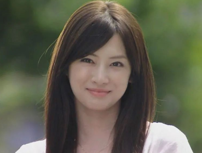 日本最美女星颜值排行(2023年日本10大最美女星出炉:石原里美仅第7,新垣结衣掉到第2名)(图97) 日本最美女星颜值排行(2023年日本10大最美女星出炉:石原里美仅第7,新垣结衣掉到第2名)(图97)