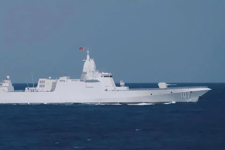中国海军舰艇大全(2023年中国海军新服役和下水主战舰艇大盘点,列强竟是我自己!)(图2) 中国海军舰艇大全(2023年中国海军新服役和下水主战舰艇大盘点,列强竟是我自己!)(图2)