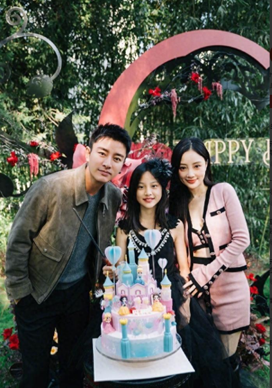 李小璐和贾乃亮为啥离的婚(婚变离合背后:贾乃亮李小璐复合引爆舆论,解密明星家庭内幕!)(图4) 李小璐和贾乃亮为啥离的婚(婚变离合背后:贾乃亮李小璐复合引爆舆论,解密明星家庭内幕!)(图4)