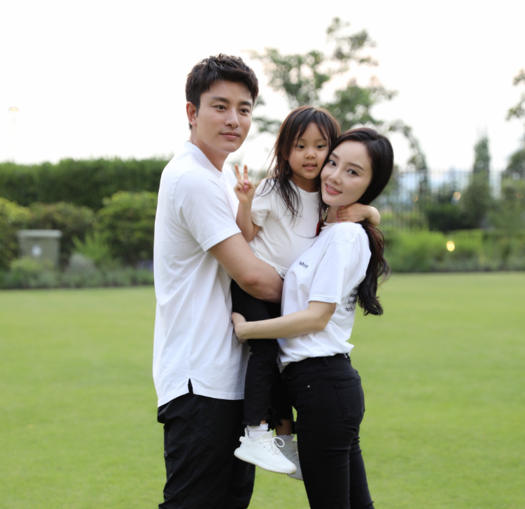 李小璐和贾乃亮为啥离的婚(婚变离合背后:贾乃亮李小璐复合引爆舆论,解密明星家庭内幕!)(图3) 李小璐和贾乃亮为啥离的婚(婚变离合背后:贾乃亮李小璐复合引爆舆论,解密明星家庭内幕!)(图3)