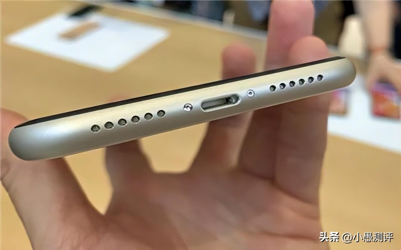 a13处理器的苹果手机有几款(从5499元跌至1999,苹果A13+18W+3110mAh,从高端跌至低端市场)(图4) a13处理器的苹果手机有几款(从5499元跌至1999,苹果A13+18W+3110mAh,从高端跌至低端市场)(图4)
