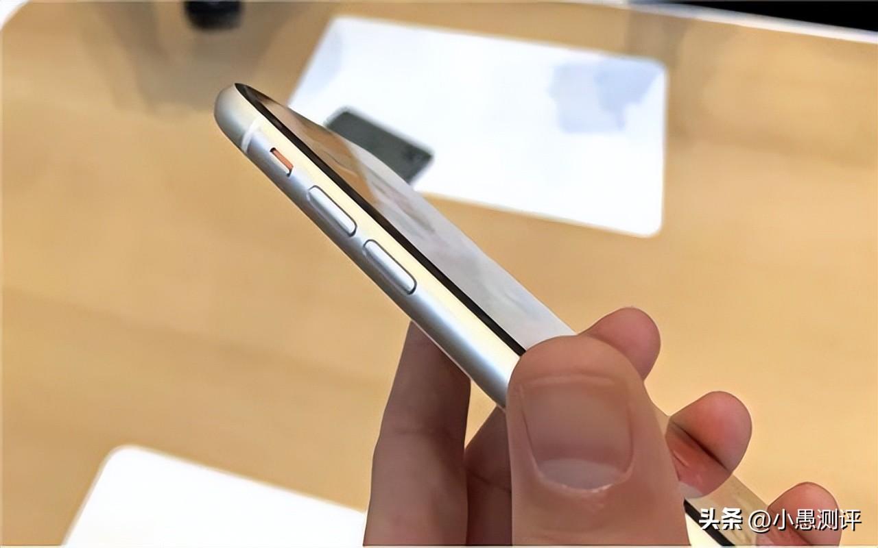 a13处理器的苹果手机有几款(从5499元跌至1999,苹果A13+18W+3110mAh,从高端跌至低端市场)(图5) a13处理器的苹果手机有几款(从5499元跌至1999,苹果A13+18W+3110mAh,从高端跌至低端市场)(图5)