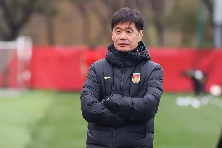 足协将召集专家决策换帅(国足换帅有变!足协敲定方向,极端情况:61岁名帅上任,球迷叫好)(图2) 足协将召集专家决策换帅(国足换帅有变!足协敲定方向,极端情况:61岁名帅上任,球迷叫好)(图2)