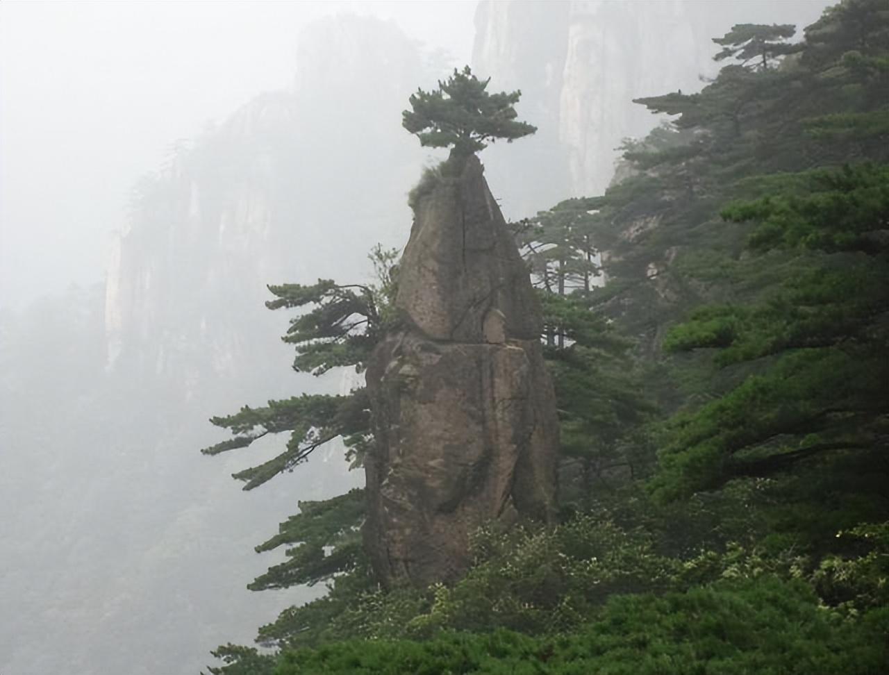 黄山十大怪石(黄山十大怪石故事(大自然的鬼斧神工))(图3) 黄山十大怪石(黄山十大怪石故事(大自然的鬼斧神工))(图3)